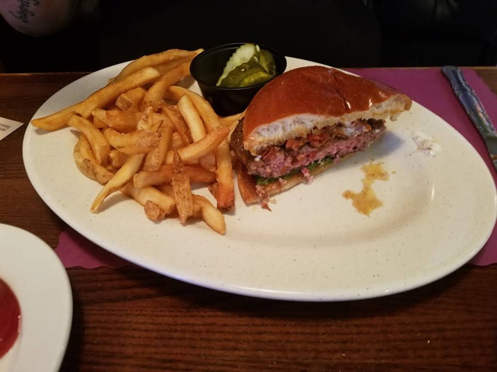 Governor Francis Inn Restaurant | restaurant | 1251 Warwick Ave, Warwick, RI 02888, USA | 4014638227 OR +1 401-463-8227