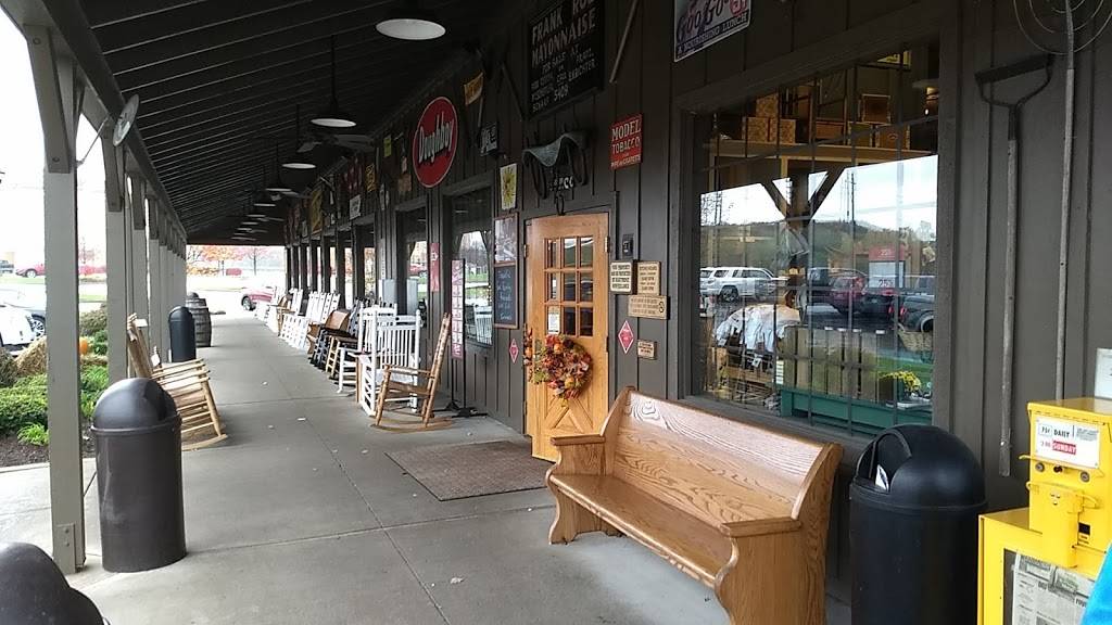 Cracker Barrel Old Country Store | restaurant | 345 Lewis Dr, Morgantown, WV 26501, USA | 3045985651 OR +1 304-598-5651