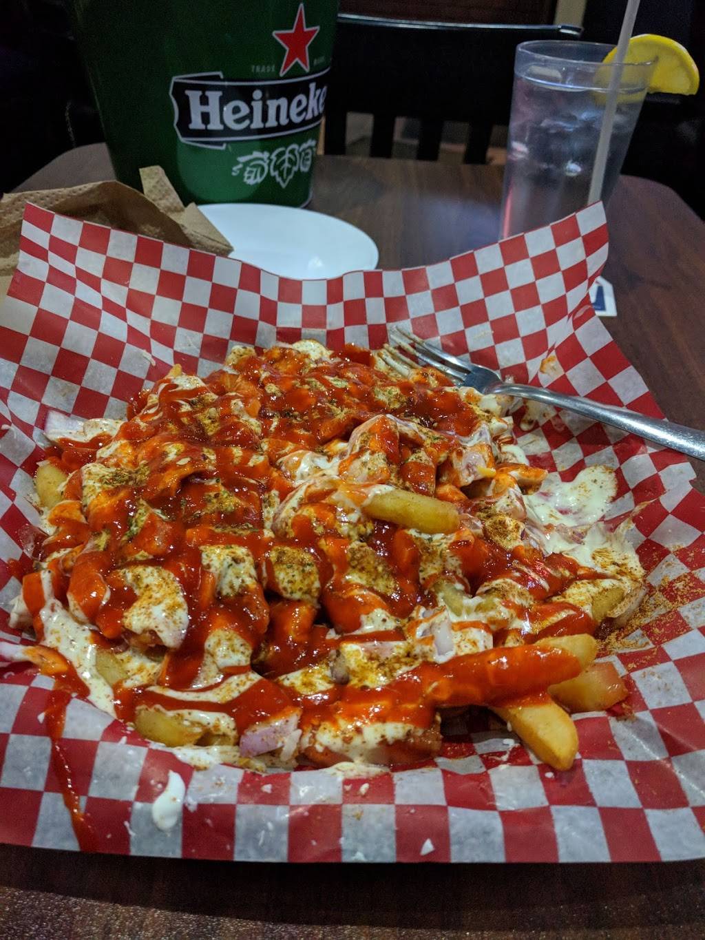 Wing House | restaurant | 365 Westwood Dr, Cobourg, ON K9A 4M5, Canada | 2892521888 OR +1 289-252-1888