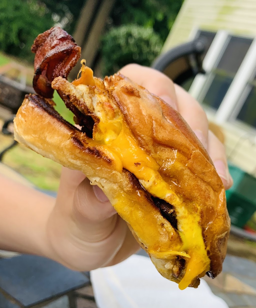 Yolked Food Truck | restaurant | 615 Broadway, Massapequa, NY 11758, USA | 5165099189 OR +1 516-509-9189