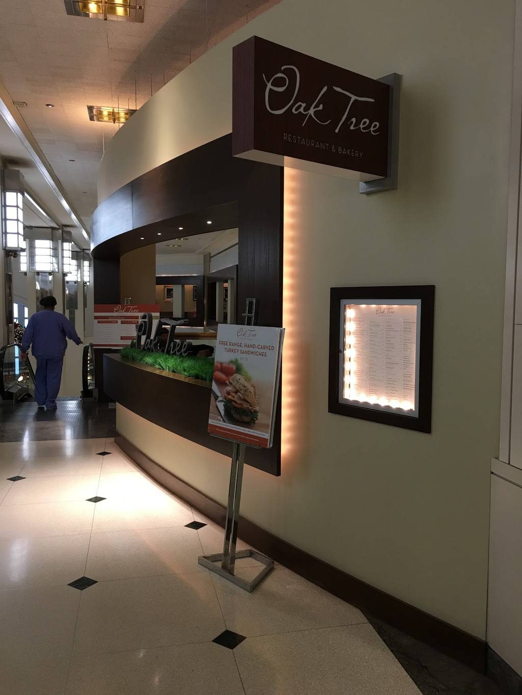 Oak Tree Restaurant & Bakery | bakery | 900 N Michigan Ave, Chicago, IL 60611, USA | 3127511988 OR +1 312-751-1988