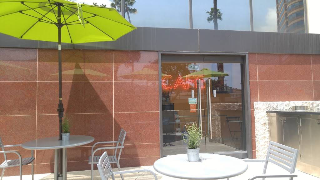 Cafe Valentino‎ | meal delivery | 3601 W Olive Ave, Burbank, CA 91505, USA | 8188434378 OR +1 818-843-4378