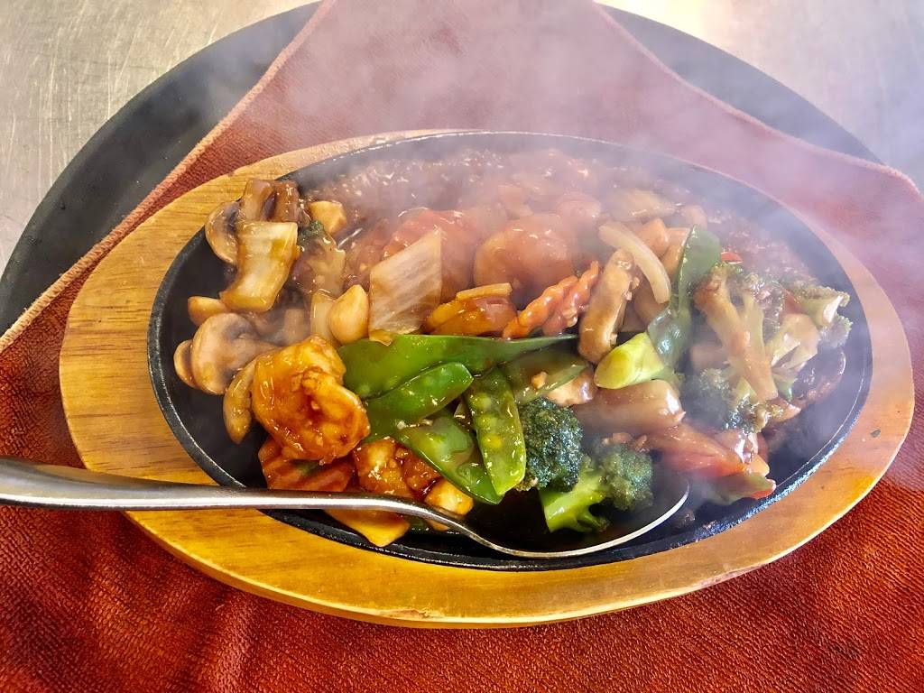 One & One Chinese Restaurant | restaurant | 509 US-71, Arnolds Park, IA 51331, USA | 7123329100 OR +1 712-332-9100