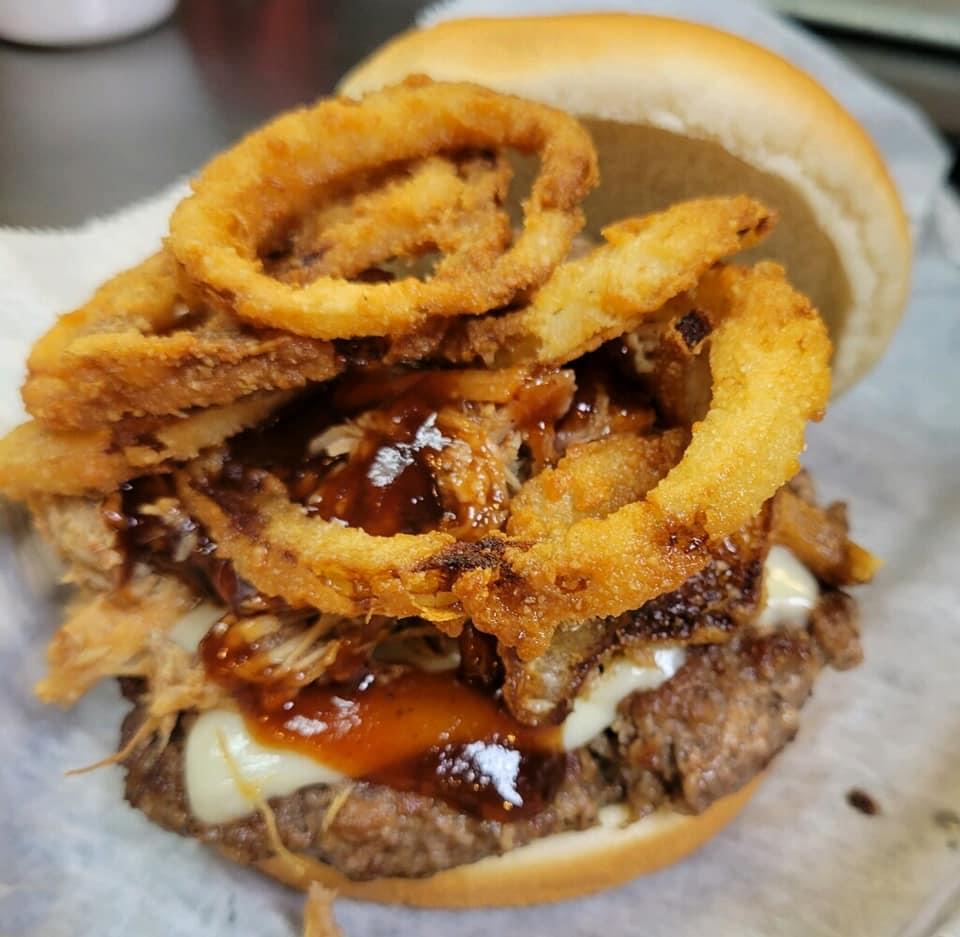 The Barnyard Cafe | restaurant | 31 W Cumberland St, Martinsville, IL 62442, USA | 2173825782 OR +1 217-382-5782