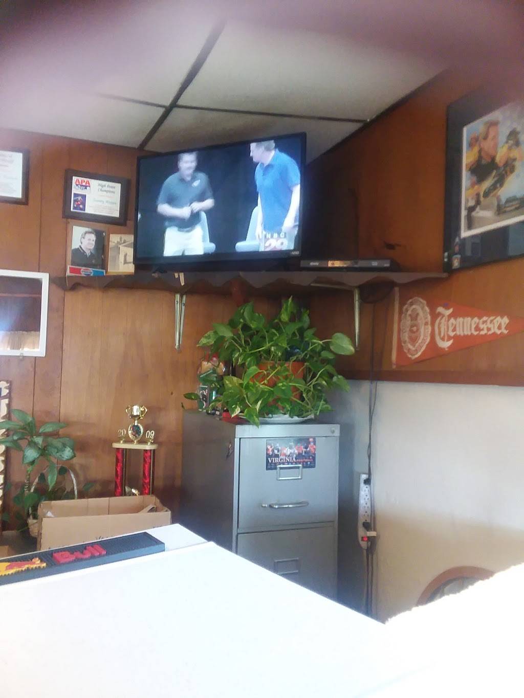 Eds Grill | restaurant | 1221 E Main St, Waynesboro, VA 22980, USA | 5409490225 OR +1 540-949-0225