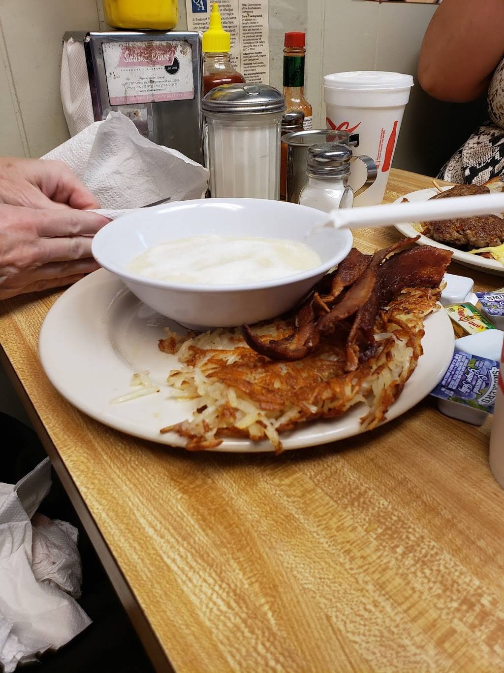 Salems Diner | restaurant | 2913 18th St S, Birmingham, AL 35209, USA | 2058778797 OR +1 205-877-8797