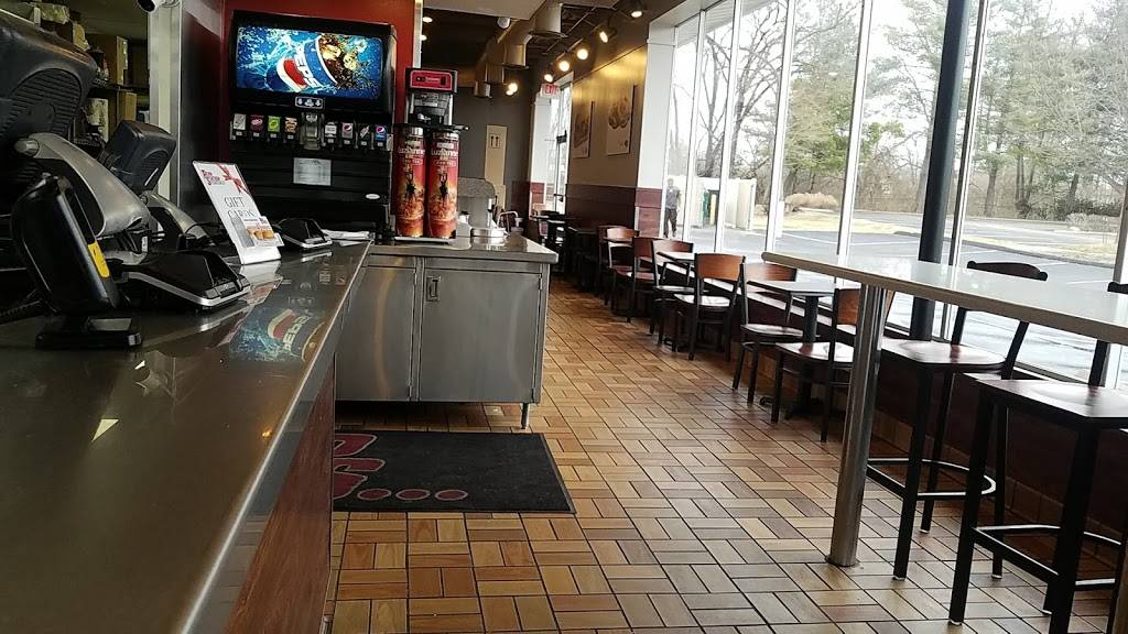 Penn Station East Coast Subs | meal takeaway | 8473 N Lindbergh Blvd, Florissant, MO 63031, USA | 3149218900 OR +1 314-921-8900