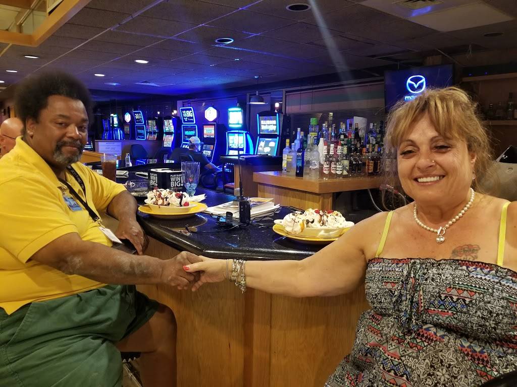 P J Klems | restaurant | 8000 Ogden Ave, Lyons, IL 60534, USA | 7084474343 OR +1 708-447-4343