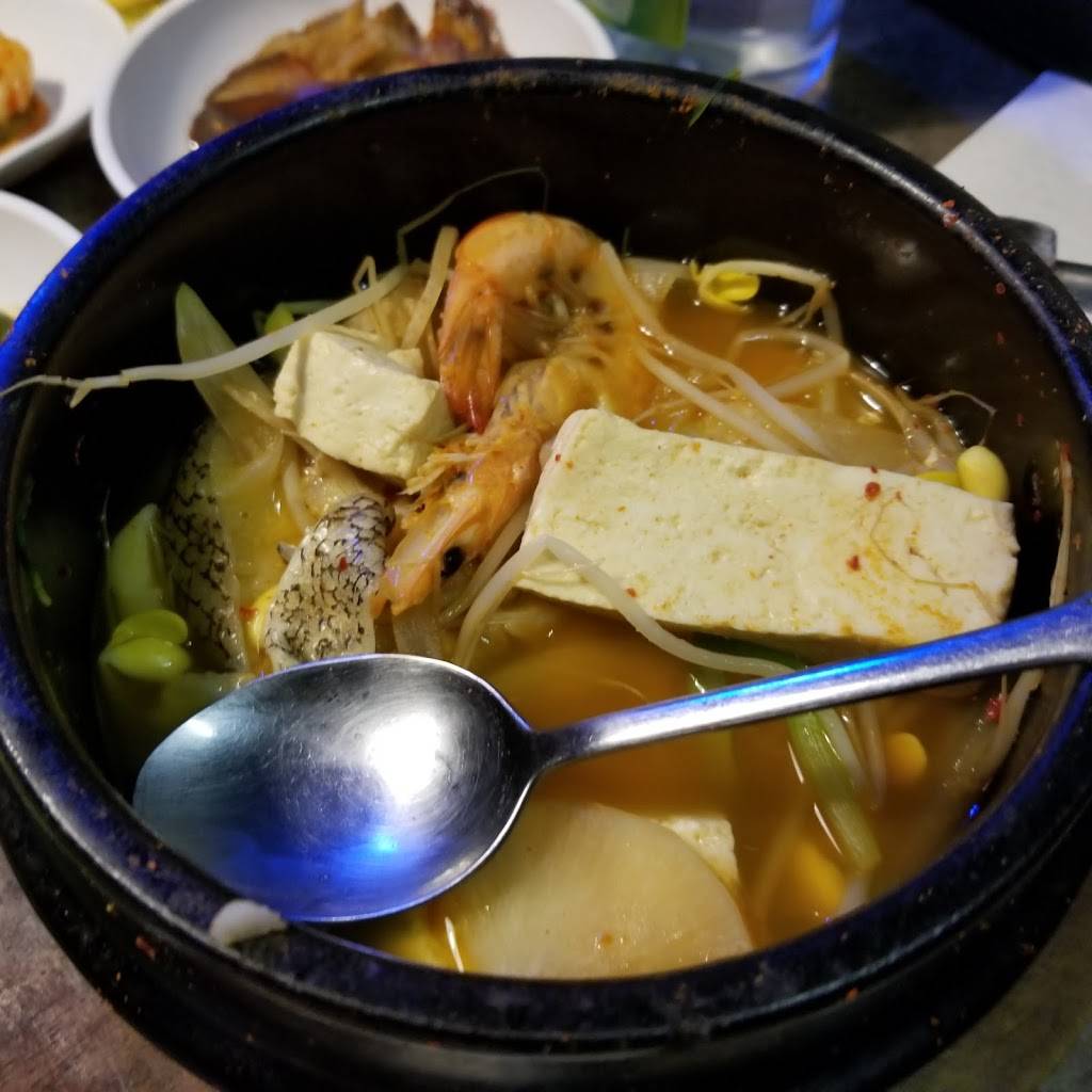 DMZ Restaurant & Bar | restaurant | 9353 N Milwaukee Ave, Niles, IL 60714, USA | 8476631920 OR +1 847-663-1920