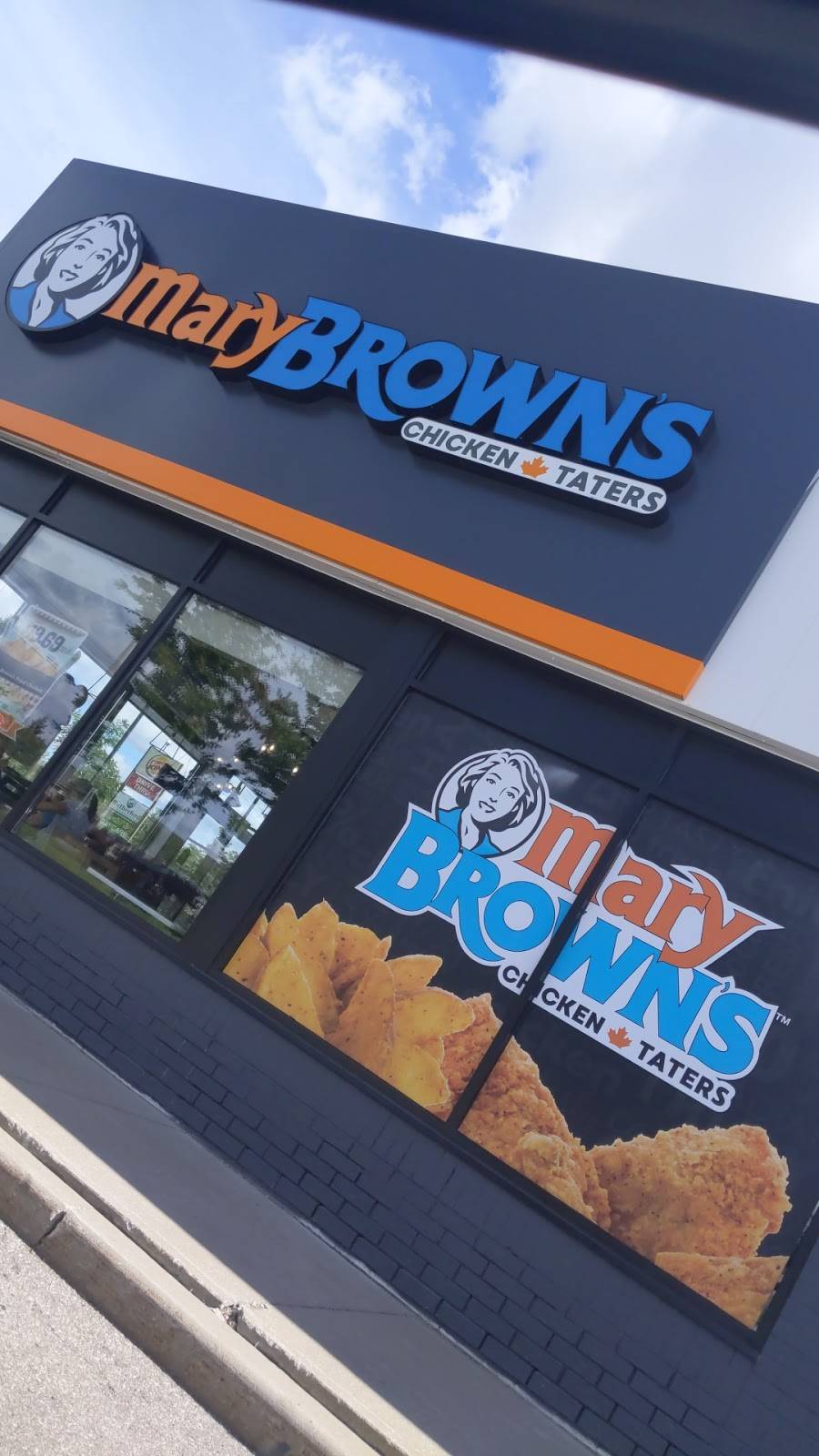 Mary Browns Chicken & Taters | restaurant | 11 Jacob Keffer Pkwy, Concord, ON L4K 5N8, Canada | 2898325077 OR +1 289-832-5077