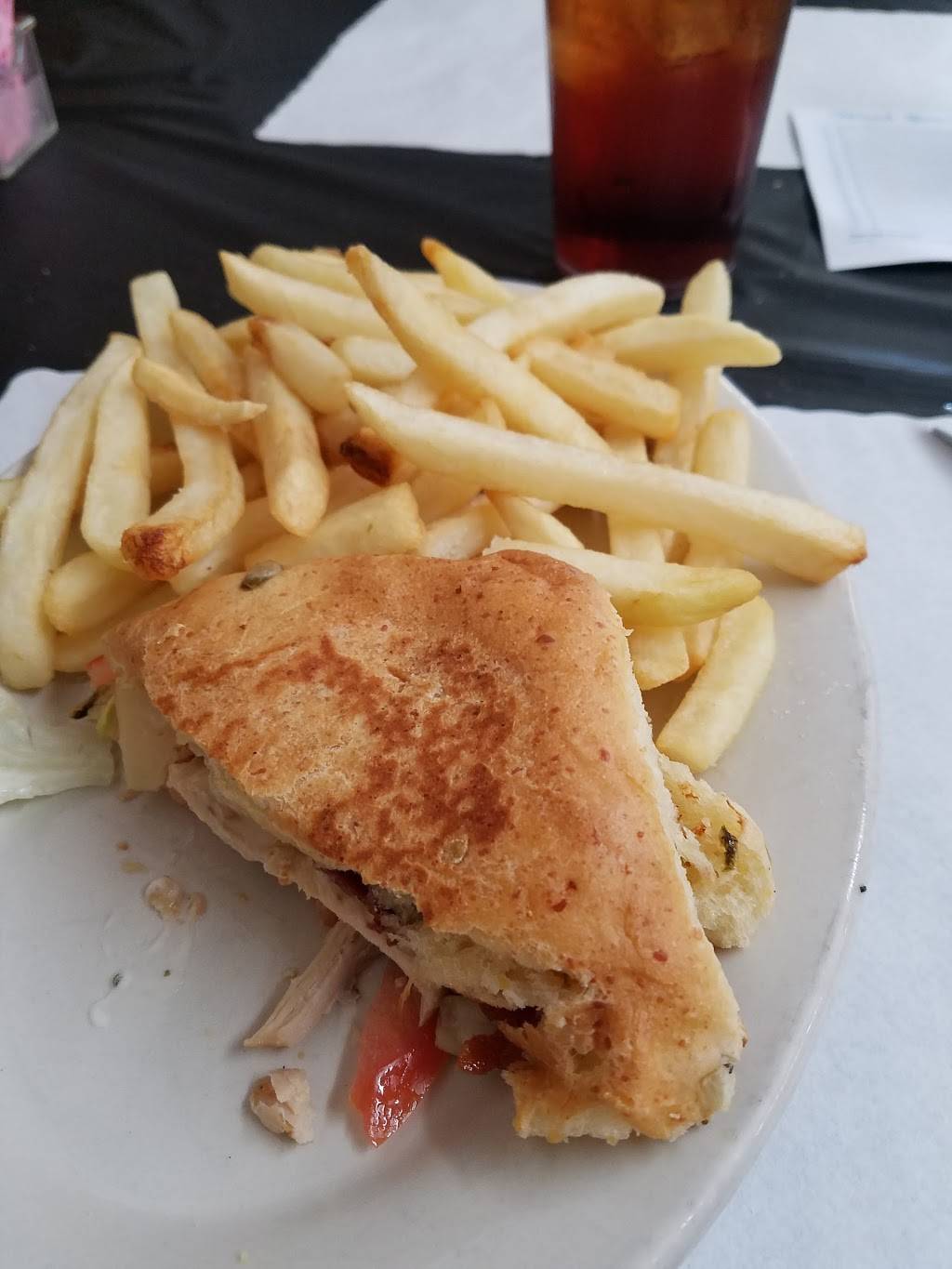 Mckays Country Kitchen & Bbq | restaurant | 1113 Main St, Commerce, TX 75428, USA | 9038866080 OR +1 903-886-6080