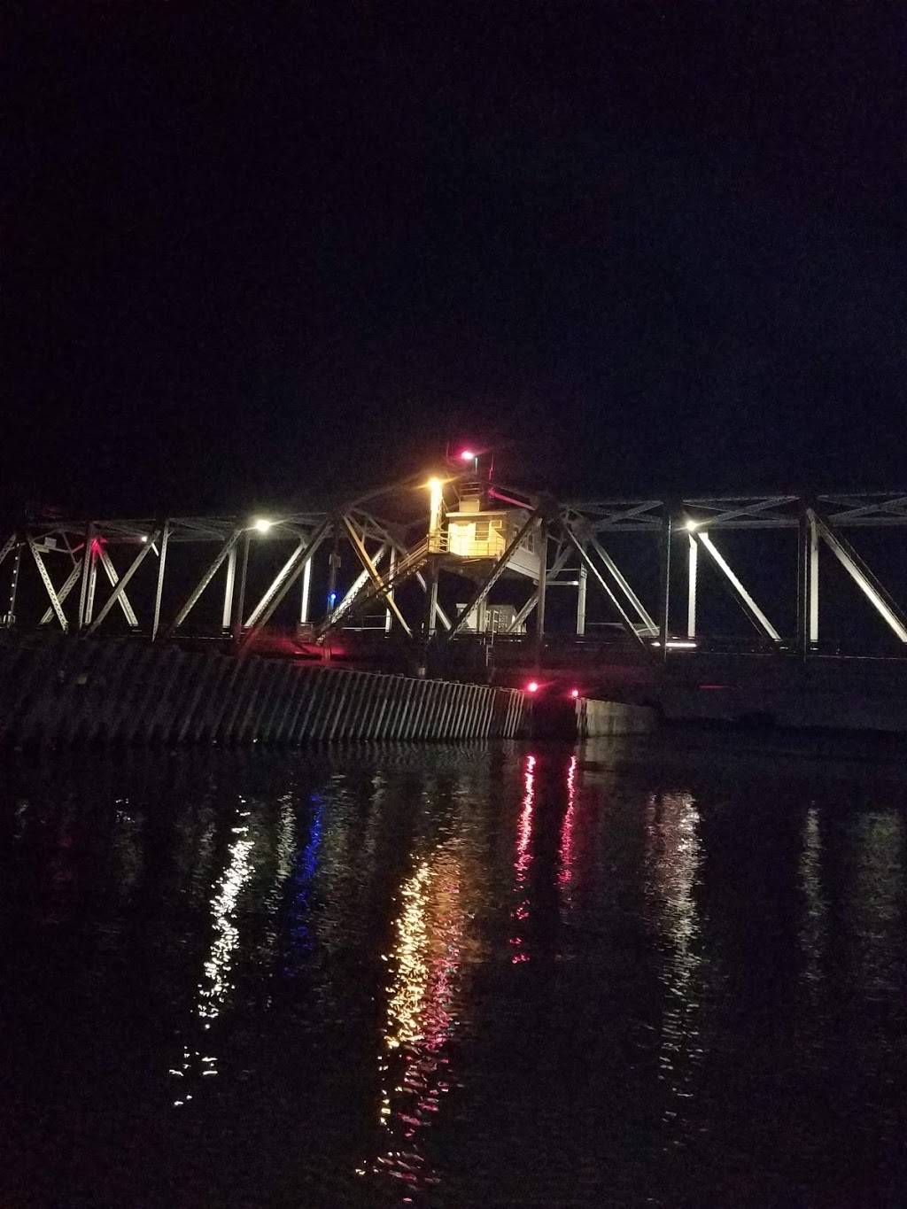 Tracy Oasis Marina Resort | restaurant | 12450 Grimes Rd, Tracy, CA 95304, USA | 2098353182 OR +1 209-835-3182