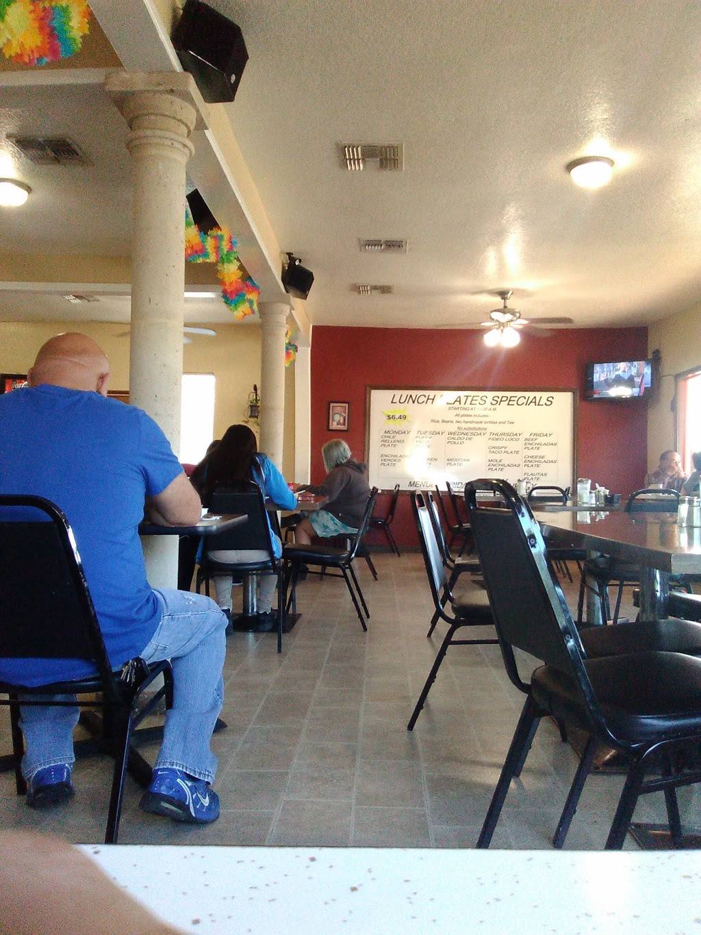 La Placita Mexican Cafe | restaurant | 5403 W Commerce St, San Antonio, TX 78237, USA | 2104336622 OR +1 210-433-6622