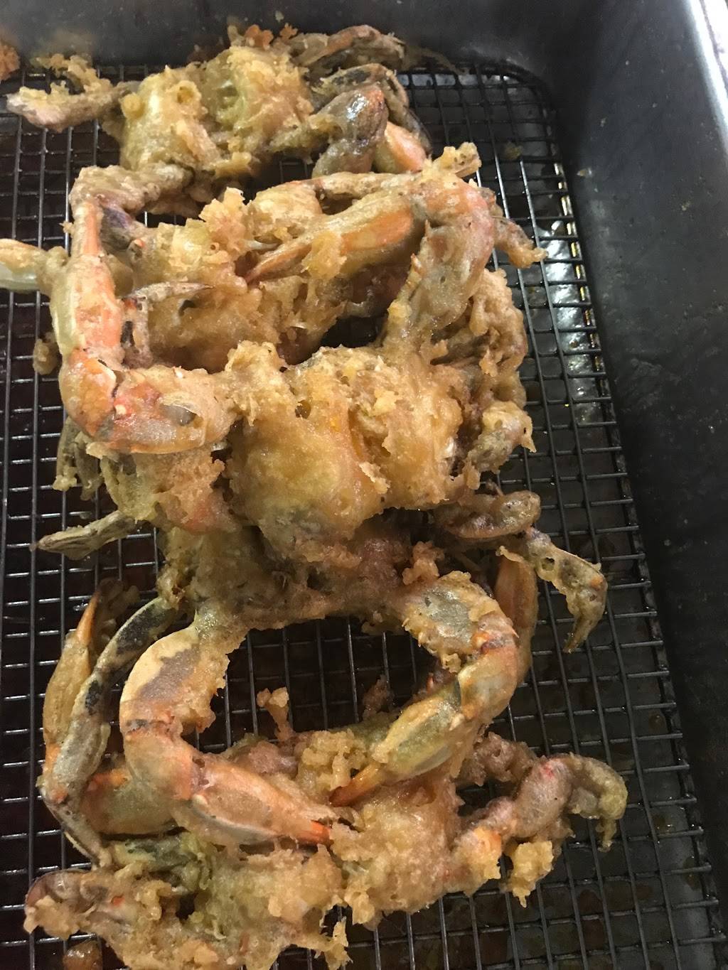 Eddies Chesapeake Bay Crabhouse & More | restaurant | 2592 Campostella Rd, Chesapeake, VA 23324, USA | 7575437009 OR +1 757-543-7009