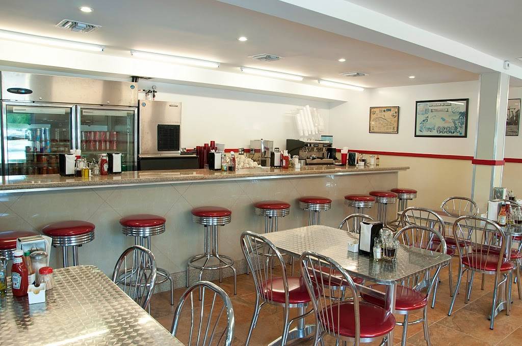 Enriquetas Sandwich Shop | restaurant | 186 NE 29th St, Miami, FL 33137, USA | 3055734681 OR +1 305-573-4681