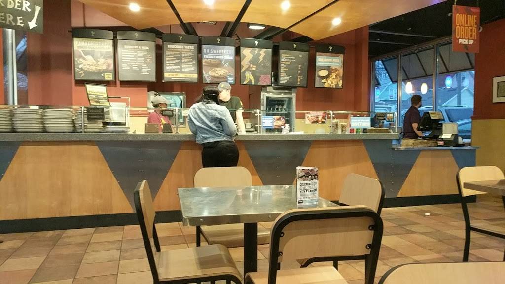 QDOBA Mexican Eats | restaurant | 3101 N Oakland Ave, Milwaukee, WI 53211, USA | 4143323000 OR +1 414-332-3000