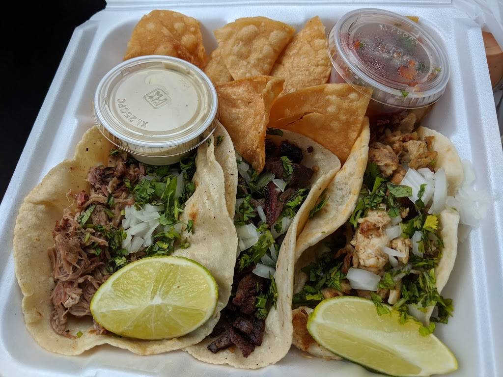 Smokey Cheeks | restaurant | 1815 Mangum Rd, Houston, TX 77092, USA | 8326678871 OR +1 832-667-8871