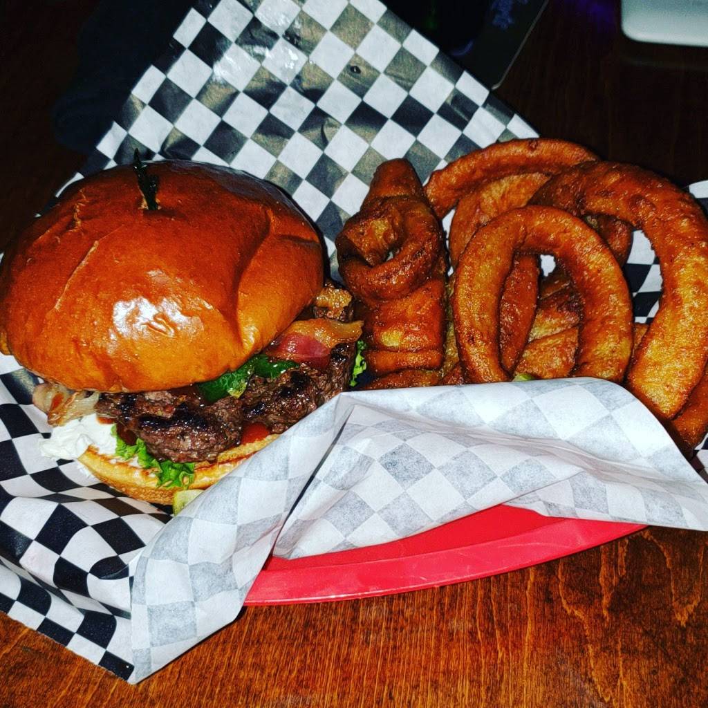 Lumpys Sports Grill NW Expressway | restaurant | 5909 Northwest Expy, Oklahoma City, OK 73132, USA | 4057287000 OR +1 405-728-7000