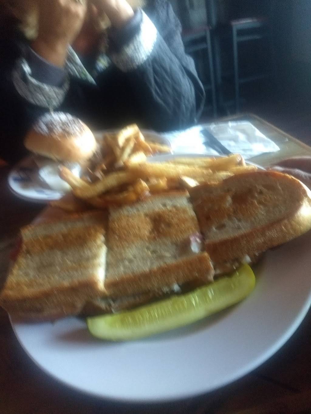 Black Water Tavern & Tap | restaurant | 12443 Broadway, Alden, NY 14004, USA | 7169024317 OR +1 716-902-4317