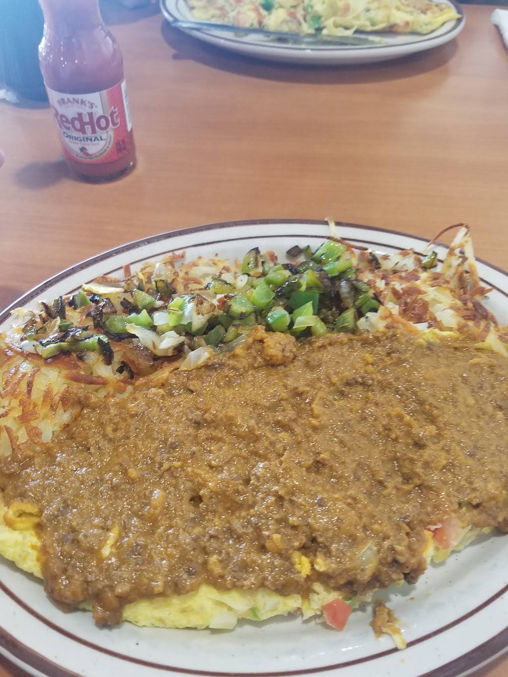 Leos Coney Island | restaurant | 5076 Highland Rd, Waterford Twp, MI 48327, USA | 2487421568 OR +1 248-742-1568