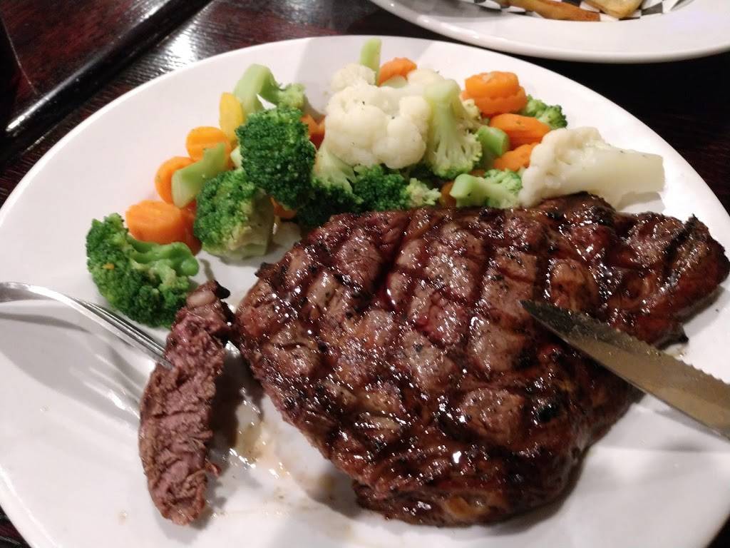 The 19th hole Bar and Grille | restaurant | 111 South La Cañada Drive, Green Valley, AZ 85614, USA | 5203994653 OR +1 520-399-4653