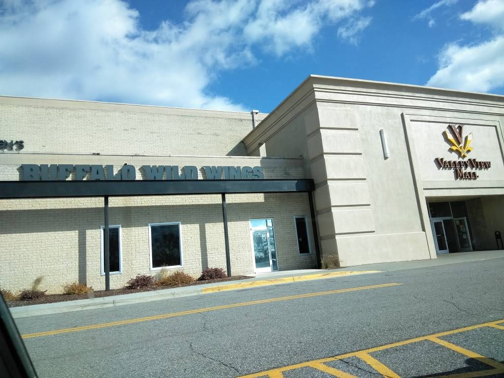 Buffalo Wild Wings | meal takeaway | 4802 Valley View Blvd NW, Roanoke, VA 24012, USA | 5403669464 OR +1 540-366-9464