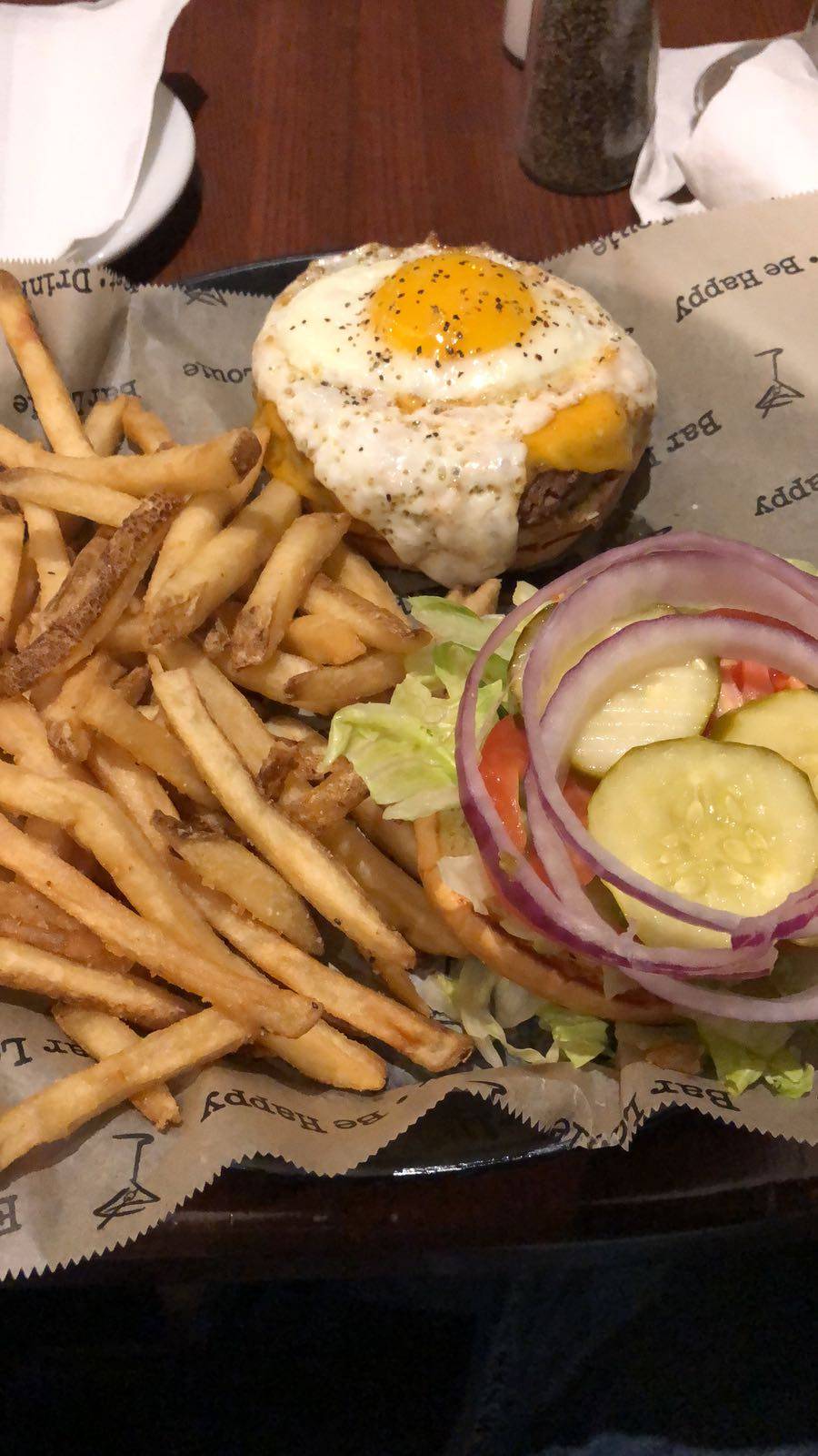 Bar Louie - Crocker Park | night club | 9 Main St, Westlake, OH 44145, USA | 4407887540 OR +1 440-788-7540