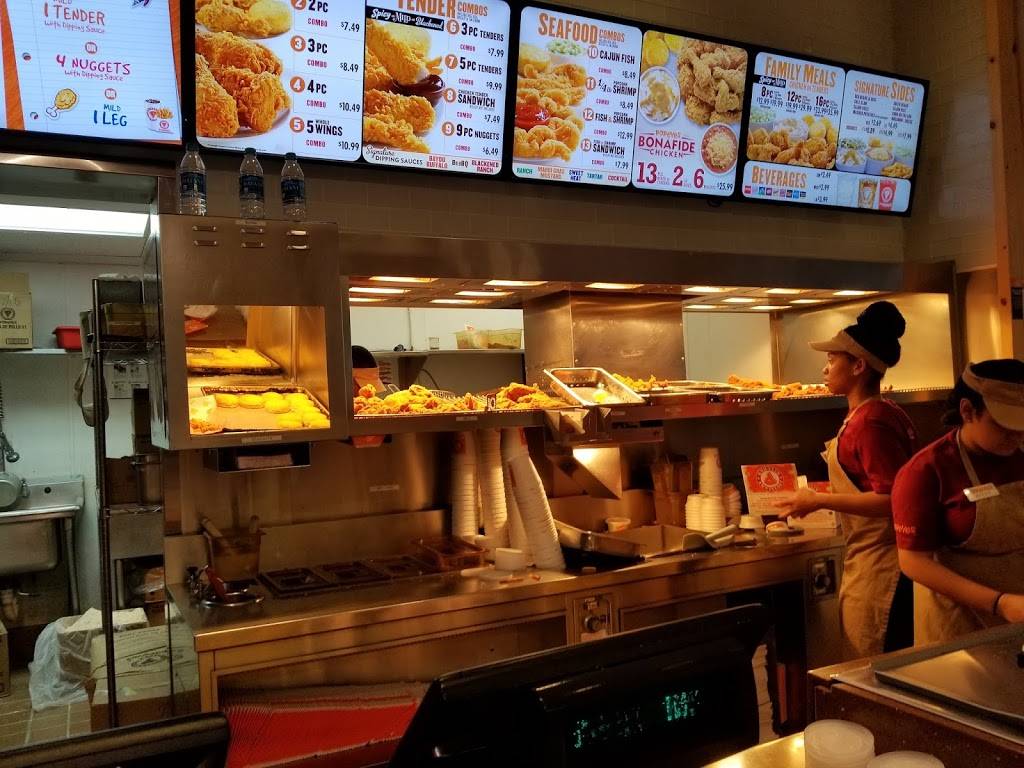 Popeyes Louisiana Kitchen | restaurant | Centre Mall, 30 Mall Dr W #3288, Jersey City, NJ 07310, USA | 2016568080 OR +1 201-656-8080