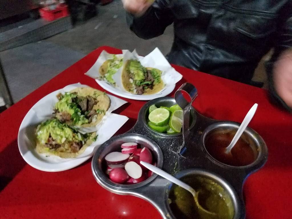 Tacos El Chino | restaurant | 22710, Ensenada - Rosarito 286, Predios Urbanos, 22710 Rosarito, B.C., Mexico | 016611256842 OR +52 661 125 6842