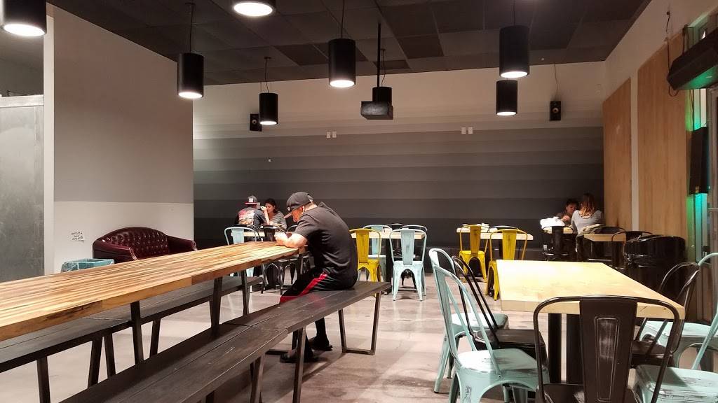 Johnny Pacific | restaurant | 20133 Saticoy St, Winnetka, CA 91306, USA | 8188856927 OR +1 818-885-6927