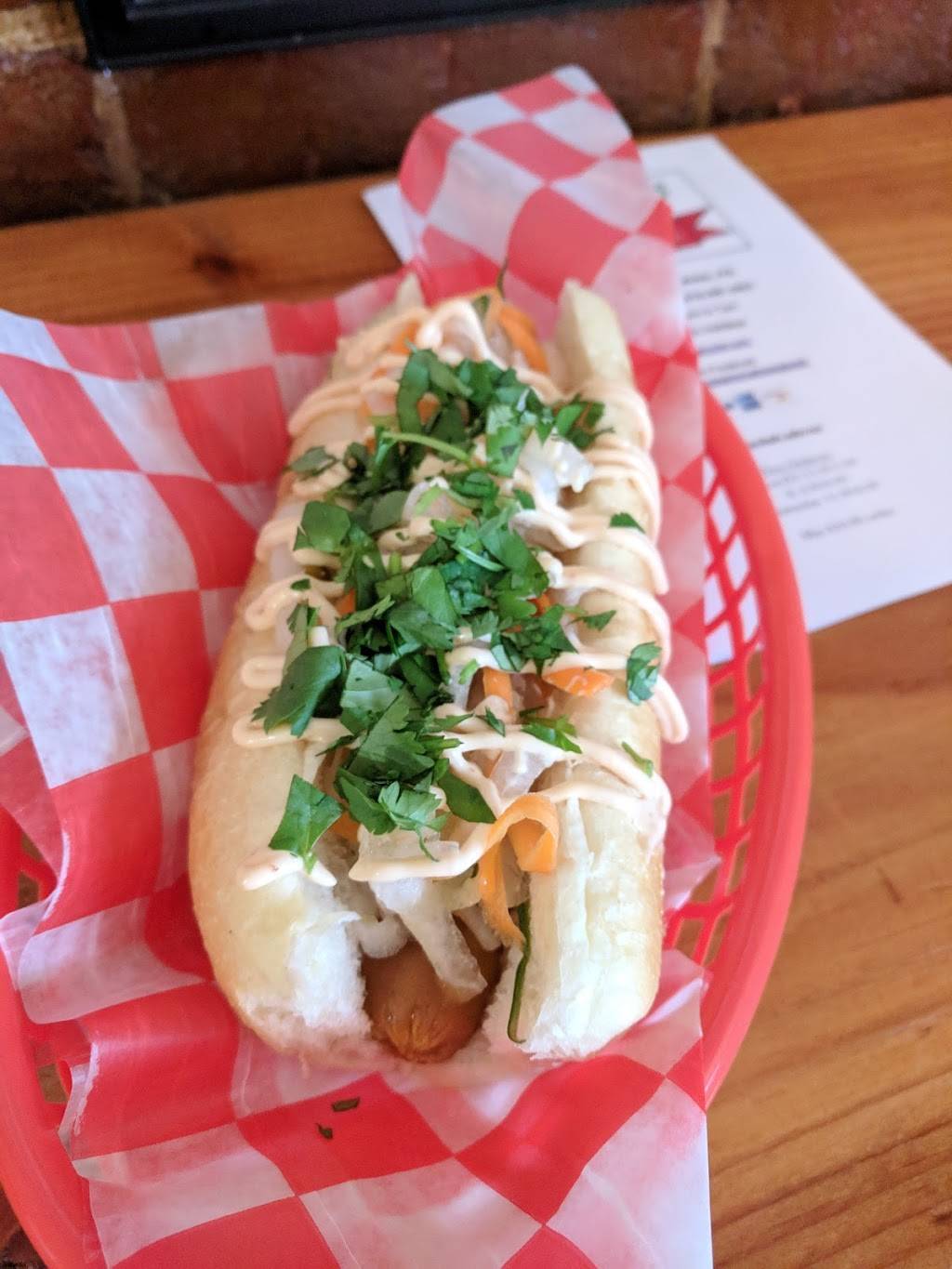 Santoros Franks & Chili | restaurant | 432 W Broad St, Bethlehem, PA 18018, USA | 6108673000 OR +1 610-867-3000