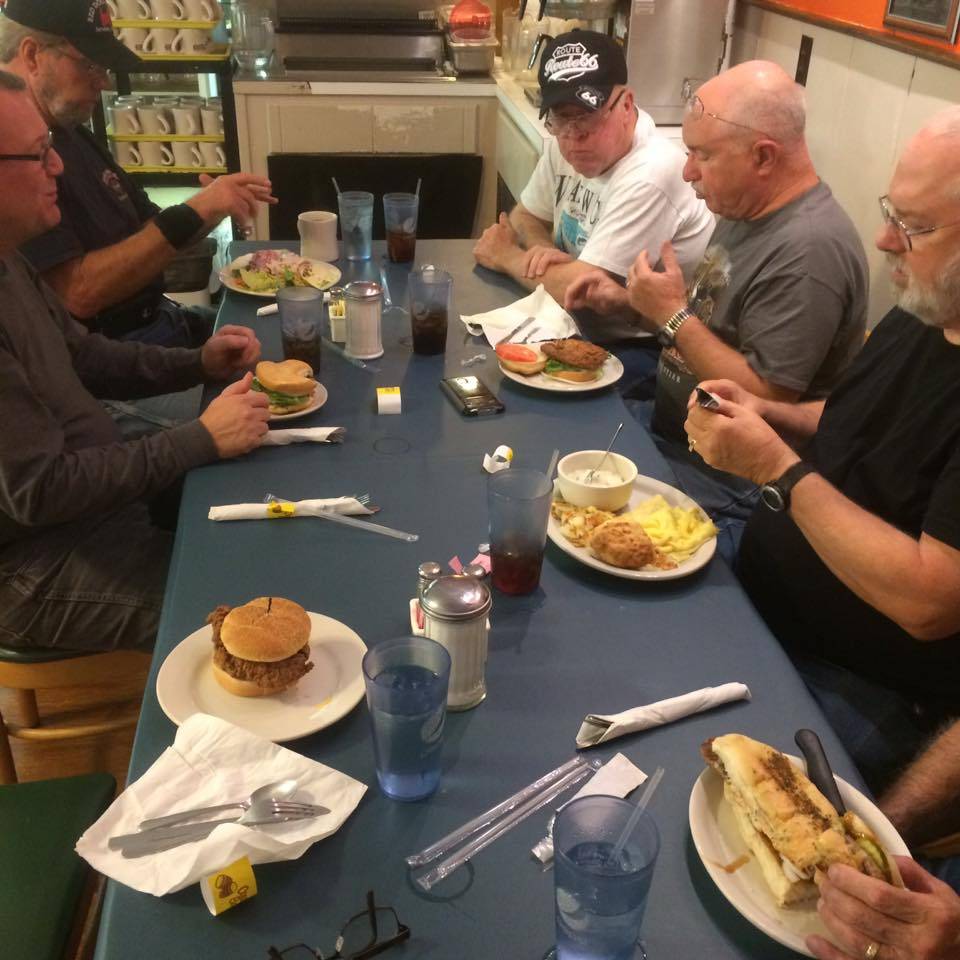 Country Barrel Restaurant | restaurant | 6179 Cincinnati Brookville Rd, Okeana, OH 45053, USA | 5137174084 OR +1 513-717-4084