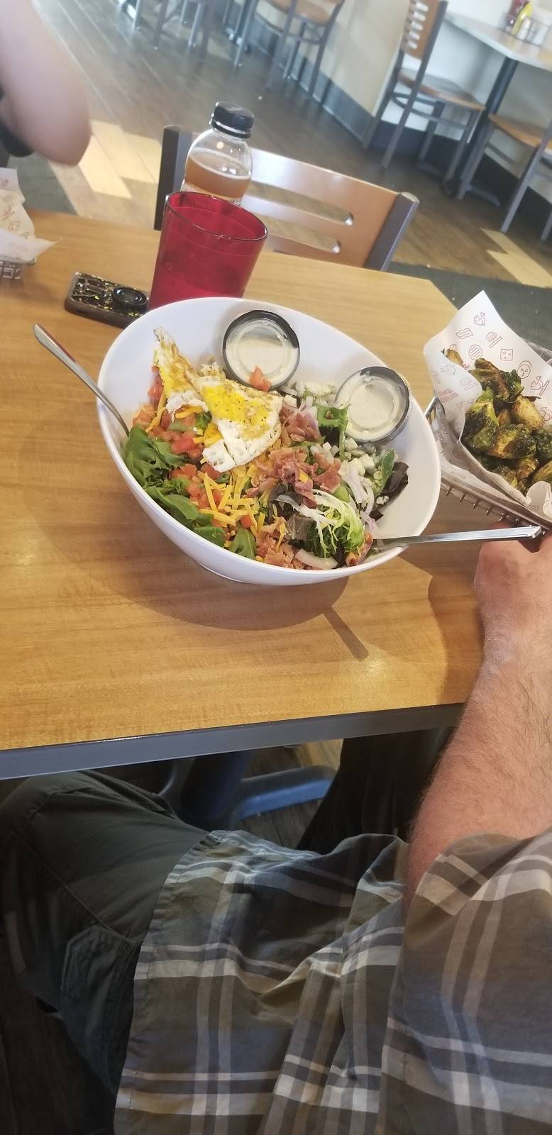 Smashburger | restaurant | 1451 E Parks Hwy, Wasilla, AK 99654, USA | 9073576274 OR +1 907-357-6274