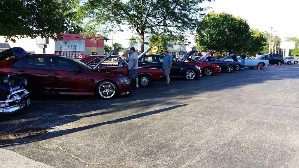 Rookies Sports Bar & Grill (St. Charles) | restaurant | 1545 W Main St, St. Charles, IL 60174, USA | 6305130681 OR +1 630-513-0681