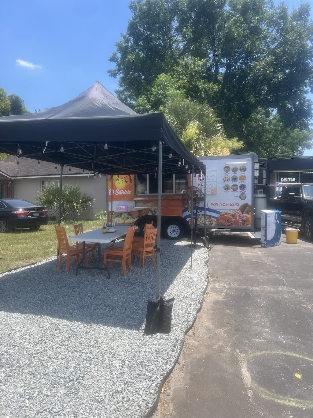 Pollo Fritos y Baleadas El Silbido | restaurant | 4812 Atlantic Blvd, Jacksonville, FL 32207, USA | 9044056242 OR +1 904-405-6242