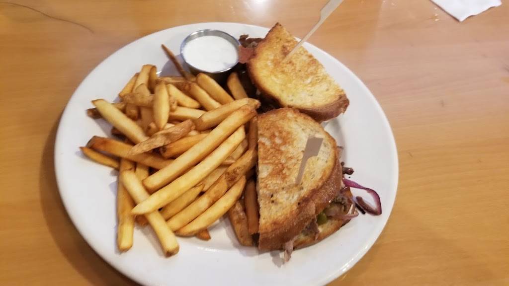 Two Trees Restaurant and Taps | restaurant | 7822 Telegraph Rd, Ventura, CA 93004, USA | 8056593365 OR +1 805-659-3365