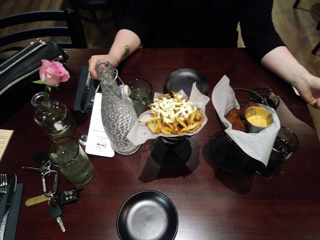 Rm. 727 Gastropub | restaurant | 231 Darrow Rd, Akron, OH 44305, USA | 2345712738 OR +1 234-571-2738