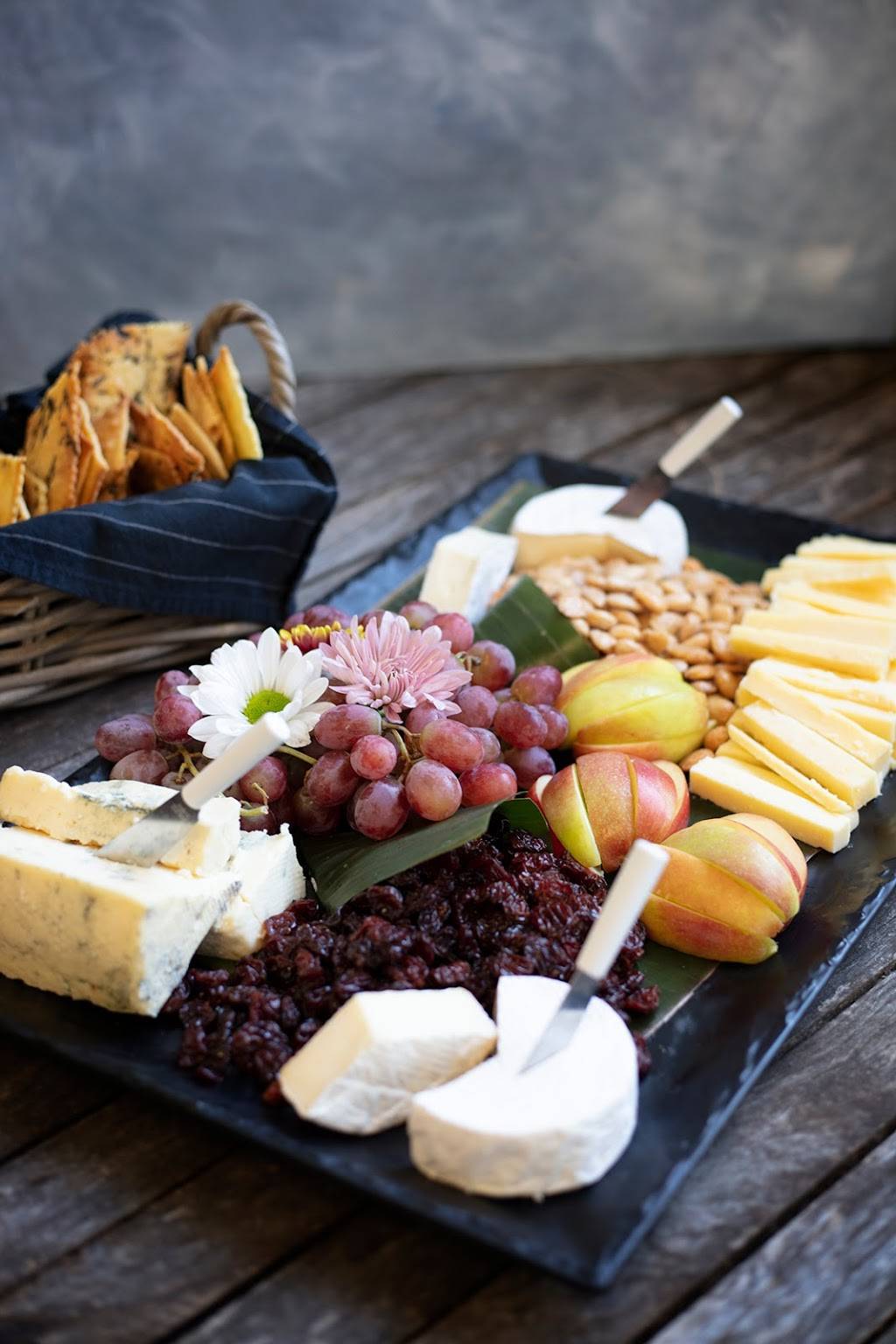 Elephants Delicatessen | restaurant | 115 NW 22nd Ave, Portland, OR 97210, USA | 5032996304 OR +1 503-299-6304