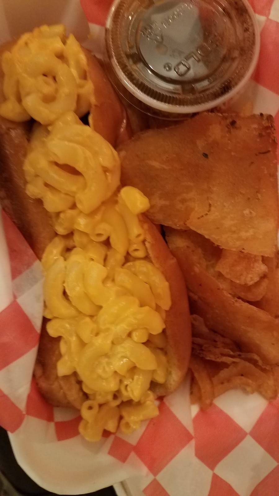 Sporty Dog Creations | restaurant | 333 N Charles St, Baltimore, MD 21201, USA | 6674012738 OR +1 667-401-2738