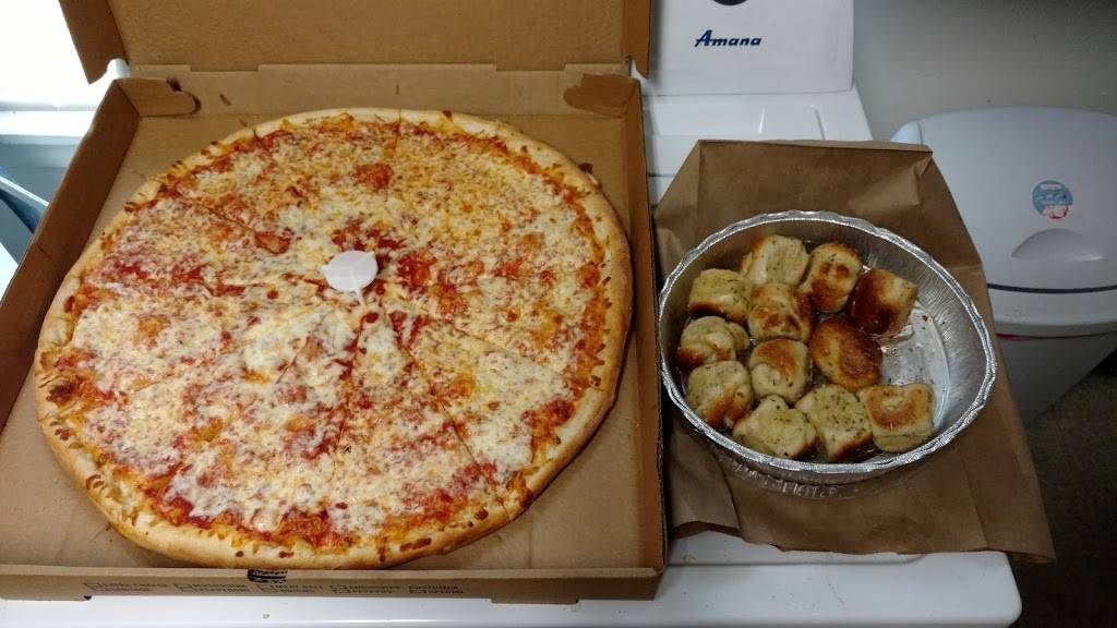 New Yorker Pizzeria & Pasta | restaurant | 328 Central Ave, Albany, NY 12206, USA | 5184650101 OR +1 518-465-0101