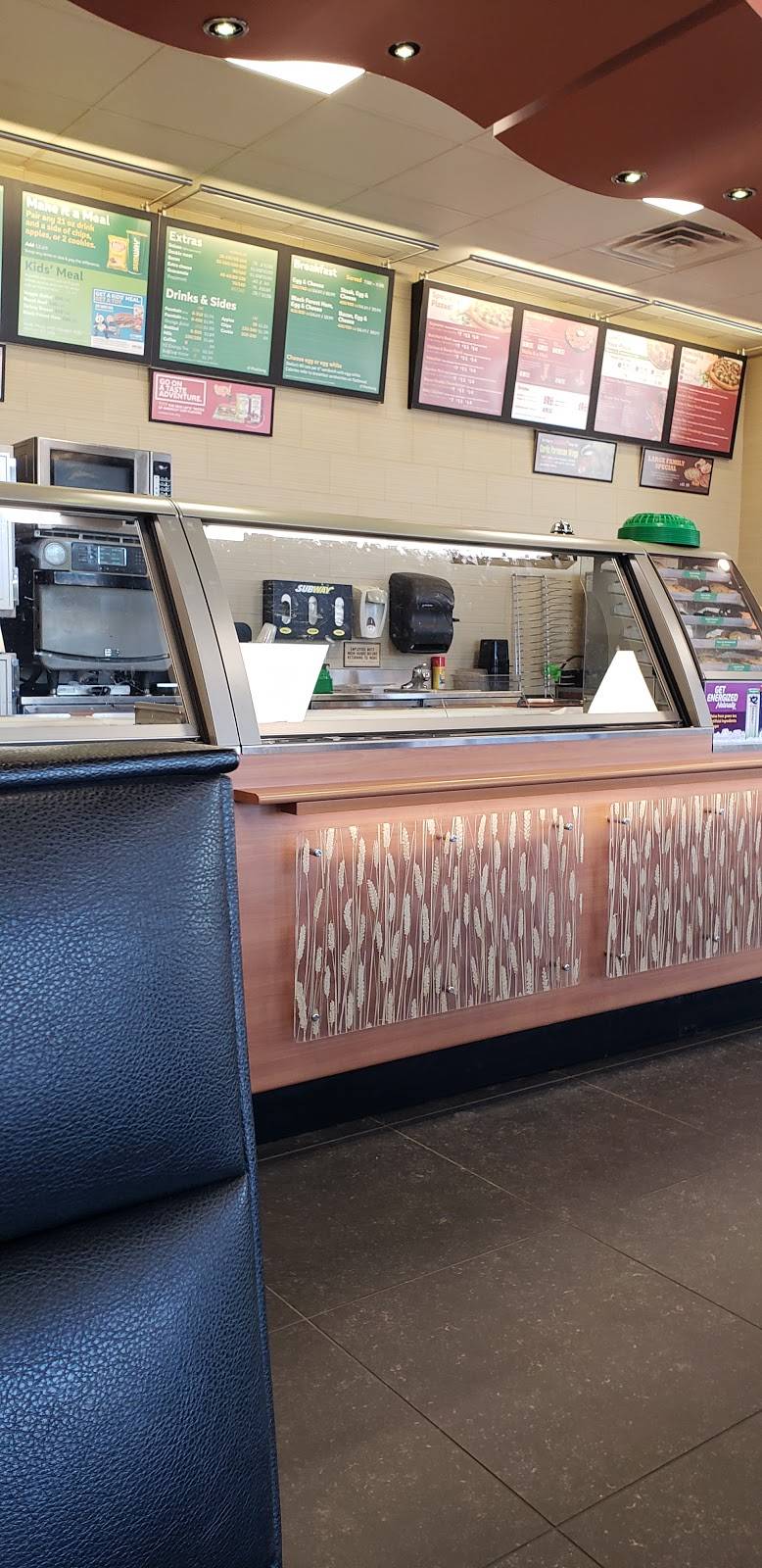 Subway | restaurant | 200 Bloomington St Suites A & B, Lowell, AR 72745, USA | 4797700057 OR +1 479-770-0057