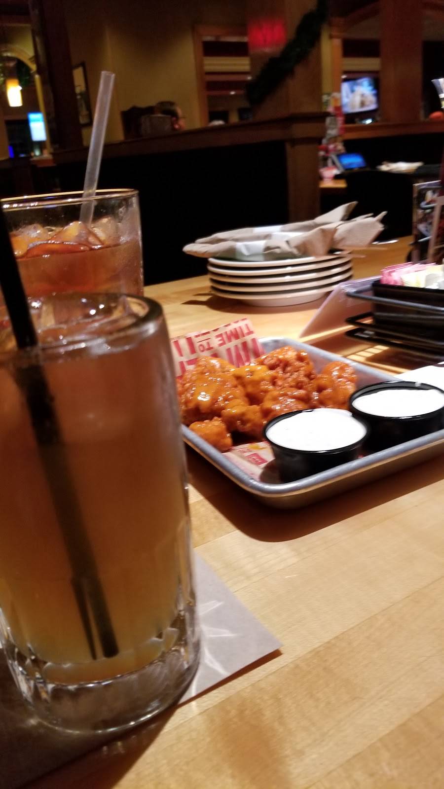 Applebees Grill + Bar | restaurant | 7055 Co Rd 46A, Lake Mary, FL 32746, USA | 4074449930 OR +1 407-444-9930