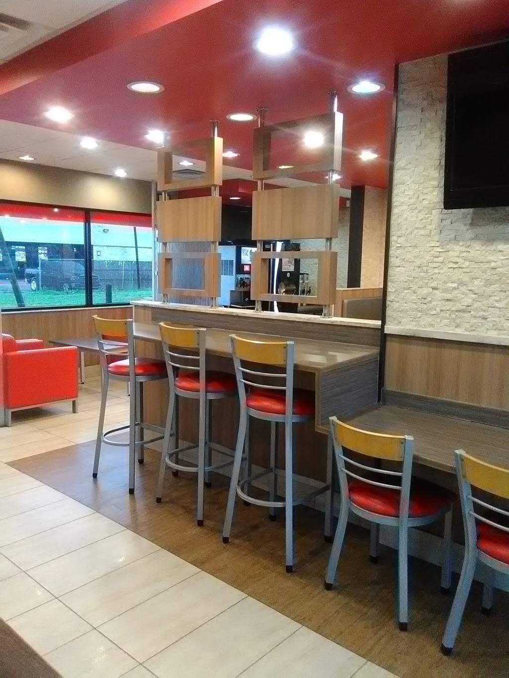 Burger King | restaurant | 127 E Crosstimbers St, Houston, TX 77022, USA | 7136971153 OR +1 713-697-1153