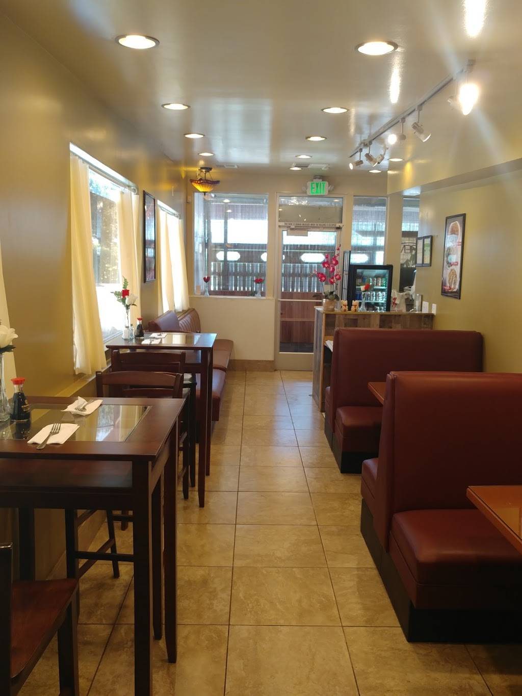 Asian Kitchen | restaurant | 609 Tully Rd, Modesto, CA 95350, USA | 2095768588 OR +1 209-576-8588