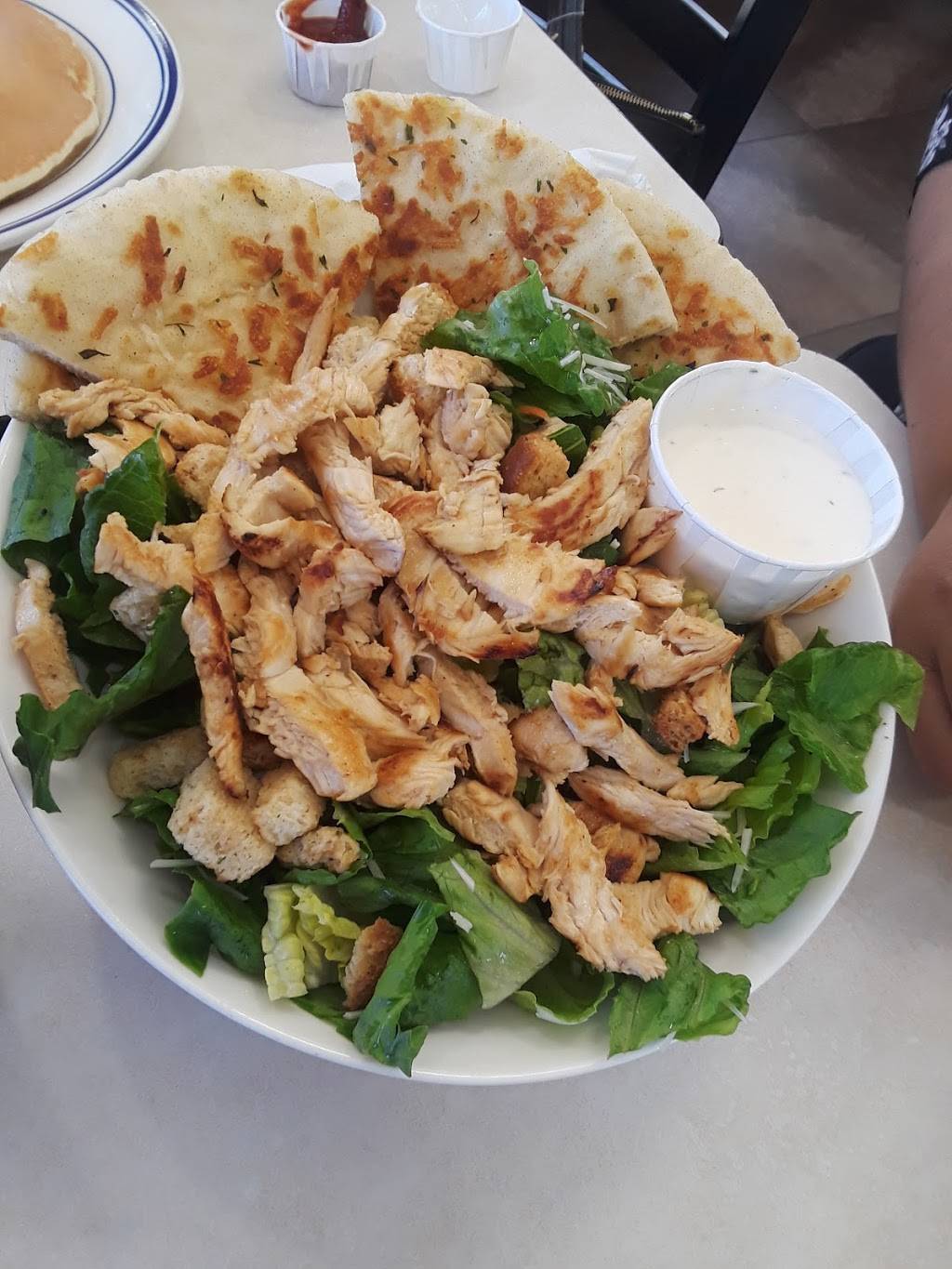 Gus Jr | restaurant | 497 E 4th St, Perris, CA 92570, USA | 9516573728 OR +1 951-657-3728