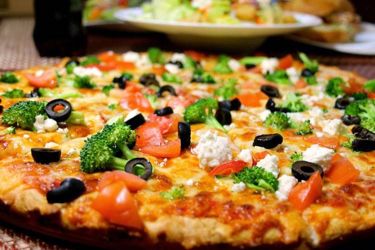 Dinos Kouzina & Pizzeria | meal takeaway | 1135 Main St, Concord, MA 01742, USA | 9786106472 OR +1 978-610-6472