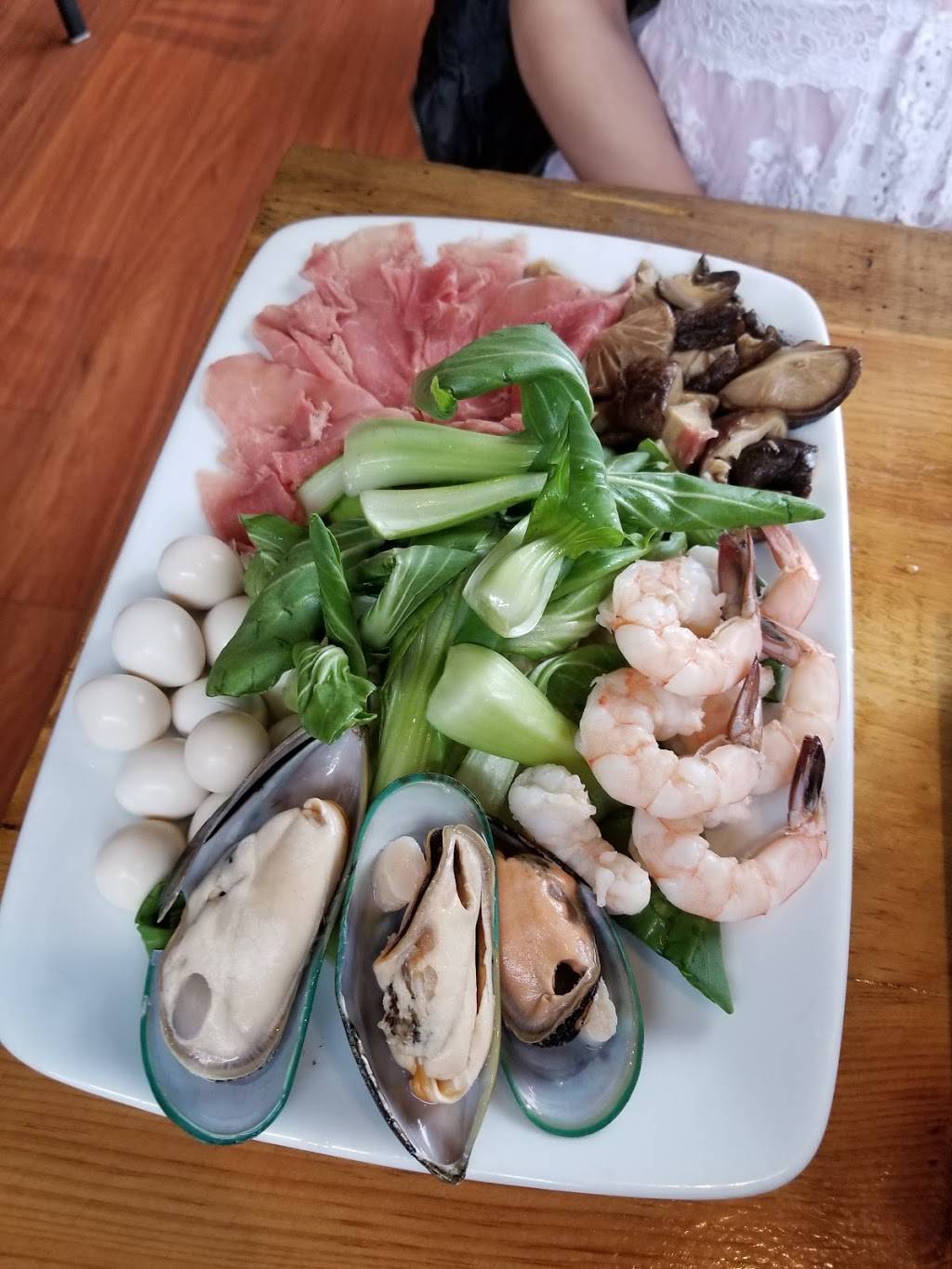 Ginza Town | restaurant | 1053 Forest Ave, Portland, ME 04103, USA | 2078789993 OR +1 207-878-9993