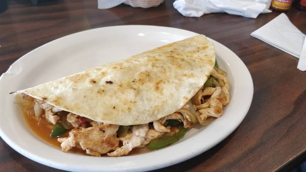 El Beso | restaurant | 2993 South Grove Boulevard, Bargersville, IN 46106, USA | 3175353355 OR +1 317-535-3355