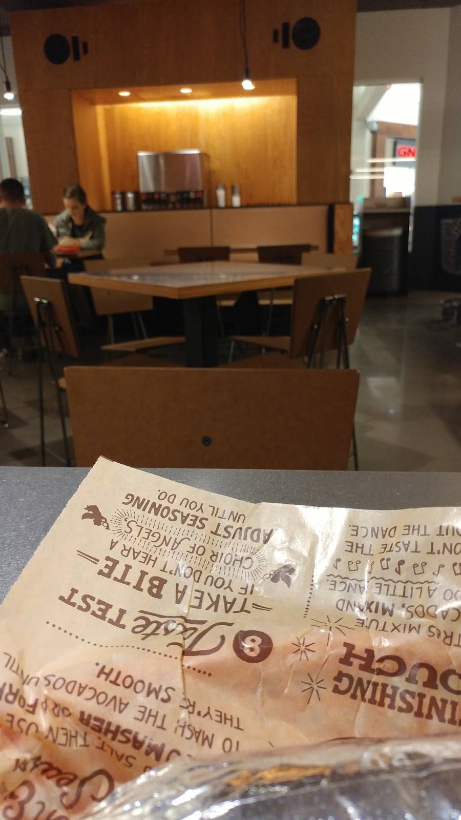 Chipotle Mexican Grill | restaurant | 4250 Clear Creek Rd #105, Fort Hood, TX 76544, USA | 2543058166 OR +1 254-305-8166