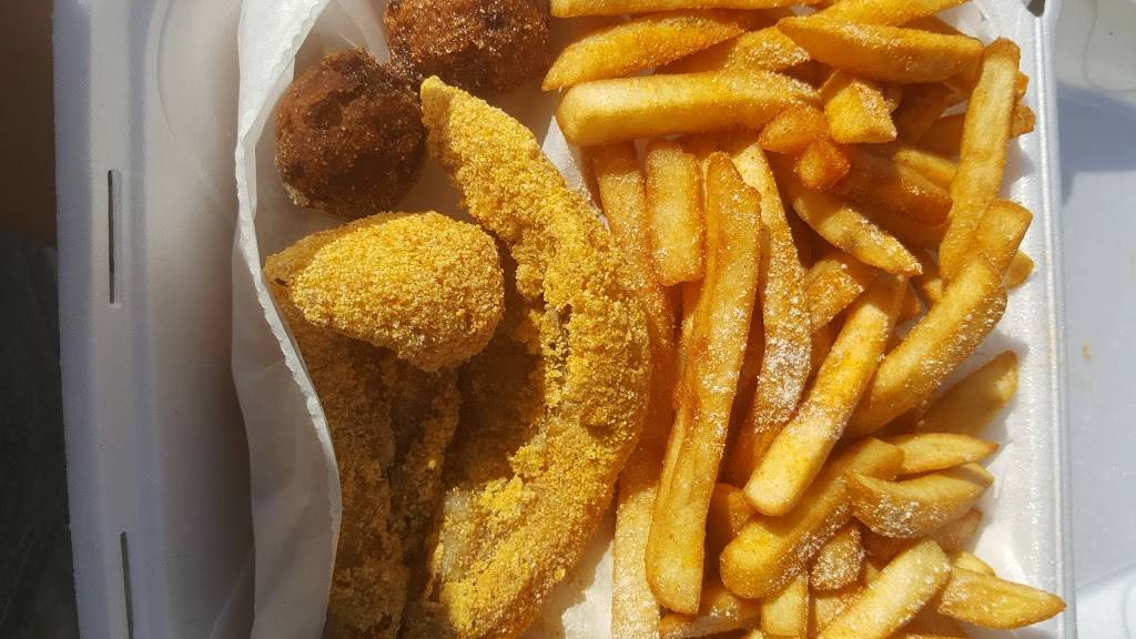 Wings & Seafood | restaurant | 5623 38th St, Indianapolis, IN 46254, USA | 3173873555 OR +1 317-387-3555